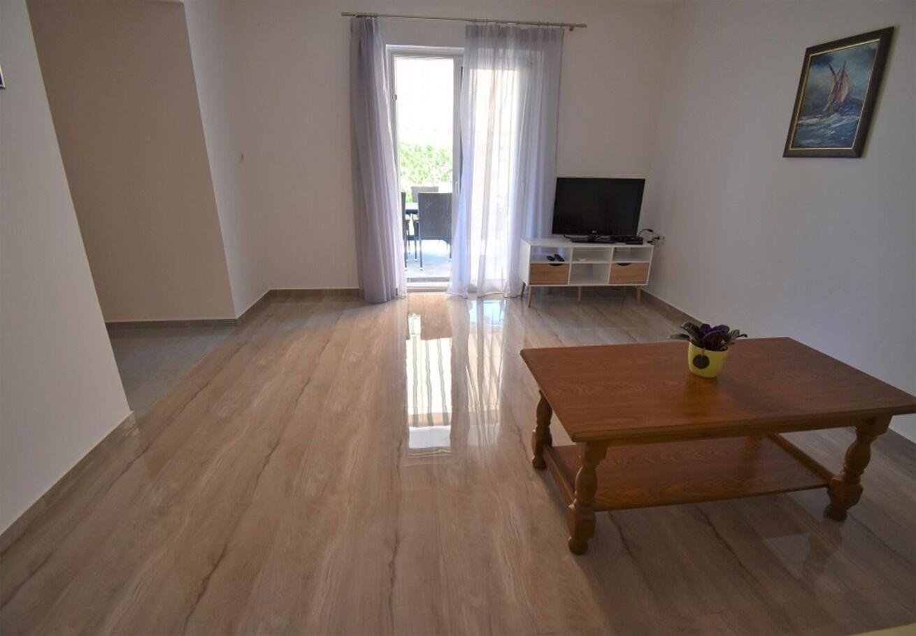 Holiday Home Branka - 80 M From Beach Vir Exterior photo