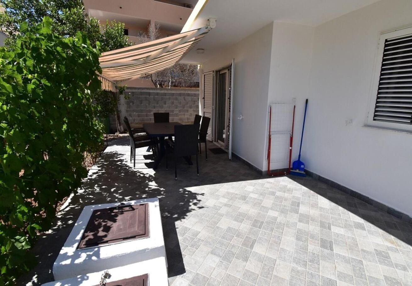 Holiday Home Branka - 80 M From Beach Vir Exterior photo